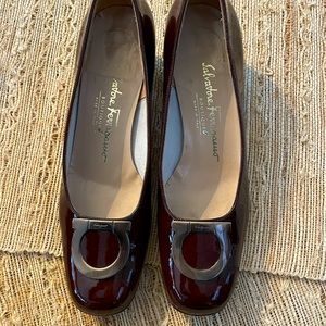 Ferragamo “Frully” Sigaro Chestnut Patent Calf Heels - size 7B